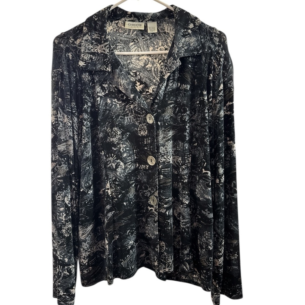 Chico’s Travelers Black Gray Abstract Button Up top Size 3 XL Stretch